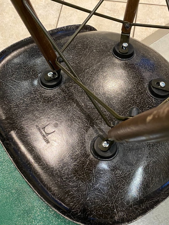 Image 1 of Sedia DSW, fibra nera, tassello nero, noce, Eames, Herman Miller, vintage 1950