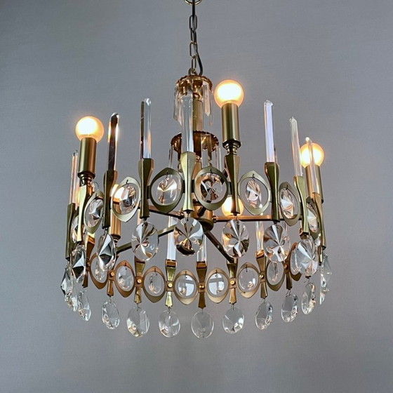 Image 1 of Gaetano Sciolari, five-light chandelier from the "Ovali" series, 1960s. Burnished brass frame and original optical crystals.