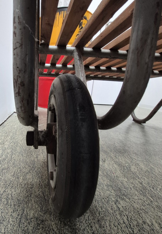 Chariot d'usine vintage – Tables basses, Metal, Rubber (photo 9 of 12)