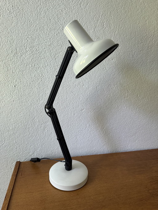 80's Pixar-style articulated desk lamp