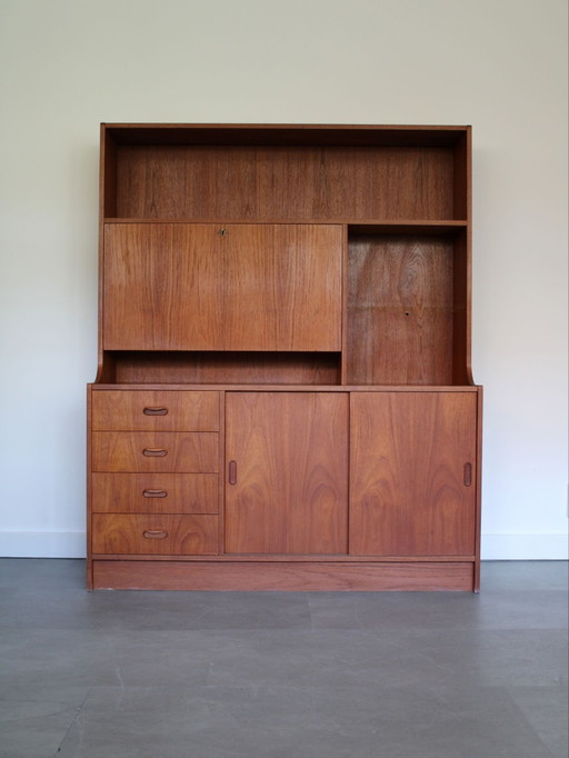Credenza alta/mobile a parete danese vintage in teak