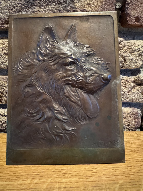 Image 1 of Placca in bronzo di un hondenkop (porta H. Thierer)
