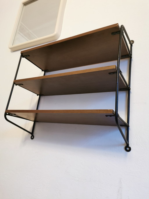 Strinning wall shelves