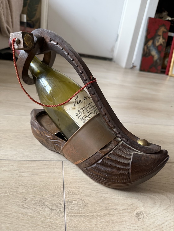 Image 1 of Porte-bouteilles de vin décoratif en bois avec mécanisme de sonnerie intégré