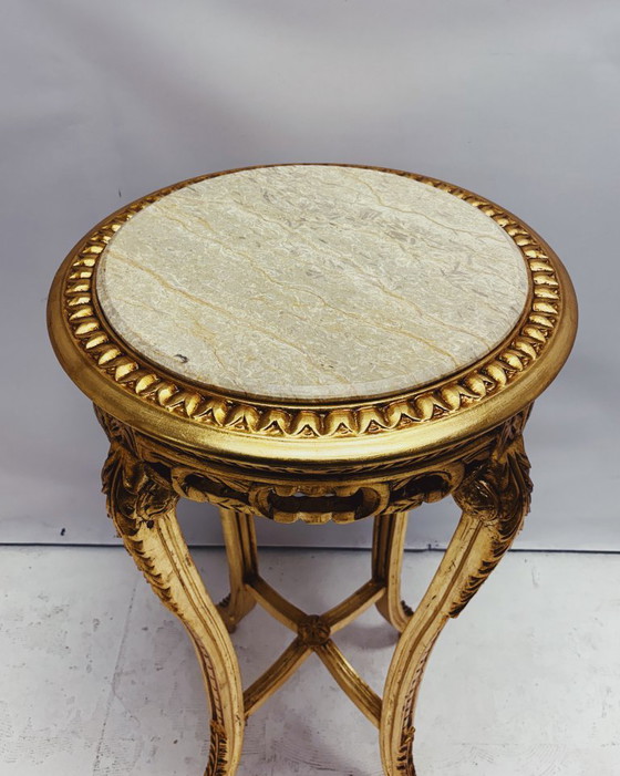 Tavolino dorato con piano rotondo in marmo – Green Square Antiques, Tavolini, Marble, Vintage (photo 2 of 8)