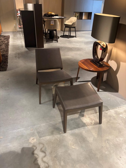 der Sessel Vorm Wood Me mit Hocker