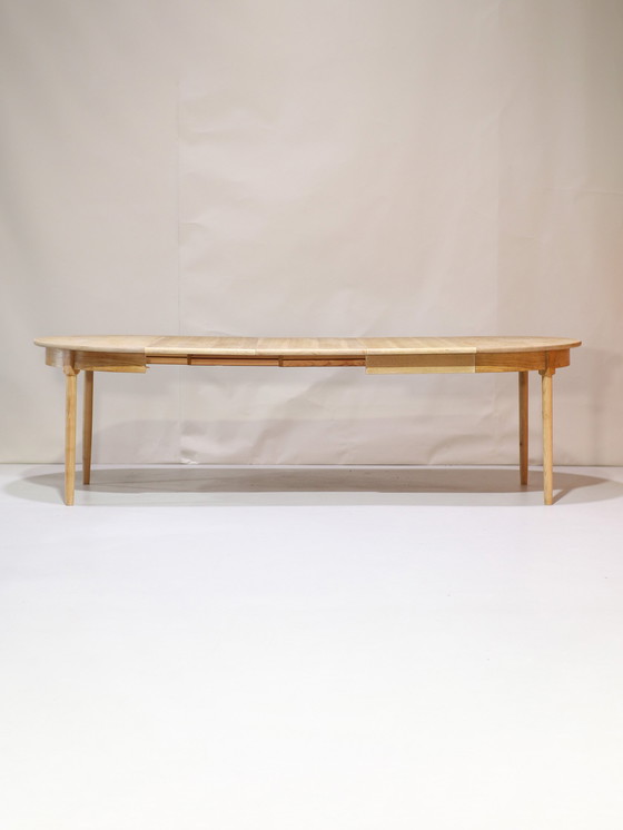 Image 1 of Extendable dining table Henning Kjaernulf oak Danish
