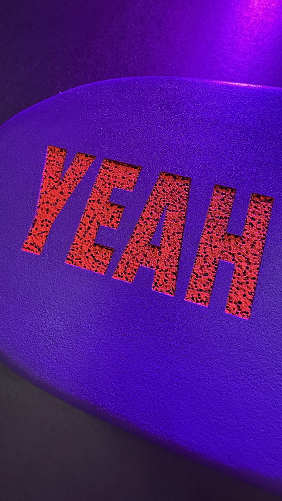 Image 1 of Immagine effetto luce nera di Yeah Buddy di Rotan Hunt, arte murale