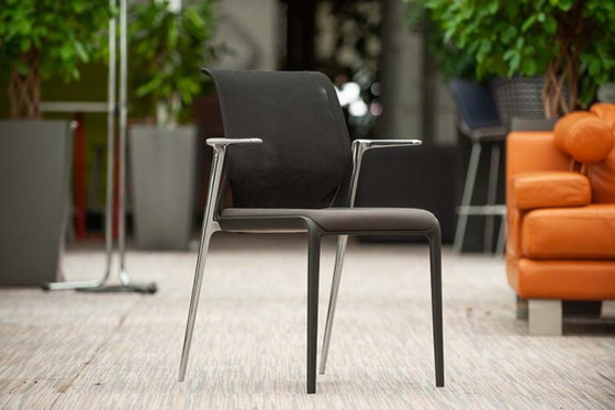 Image 1 of Vitra Medaslim Vergaderstoel