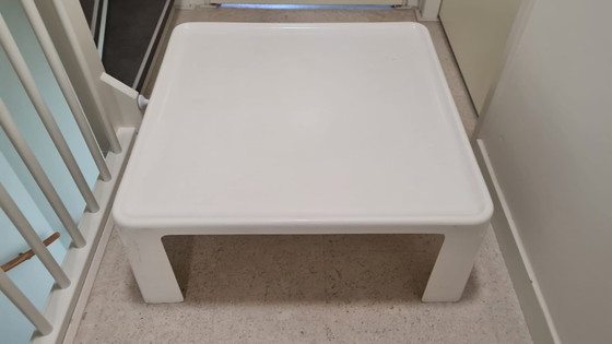 Image 1 of XL Space Age B&B Amanta Couchtisch von Mario Bellini aus Fiberlite-Material
