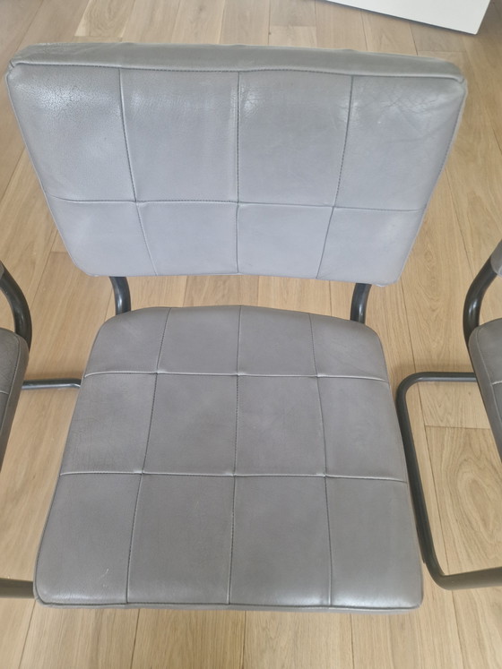 Image 1 of 6 chaises de salle à manger en cuir gris
