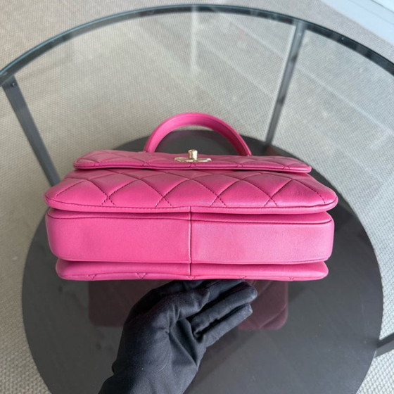 Image 1 of Borsa Chanel Trendy CC piccola - Pelle di agnello trapuntata rosa acceso con finiture dorate, serie 26