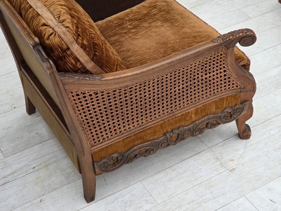 Image 1 of Jaren 1930-1935, Deense fauteuil, meubelvelours, meubelgaas, gesneden essenhout.