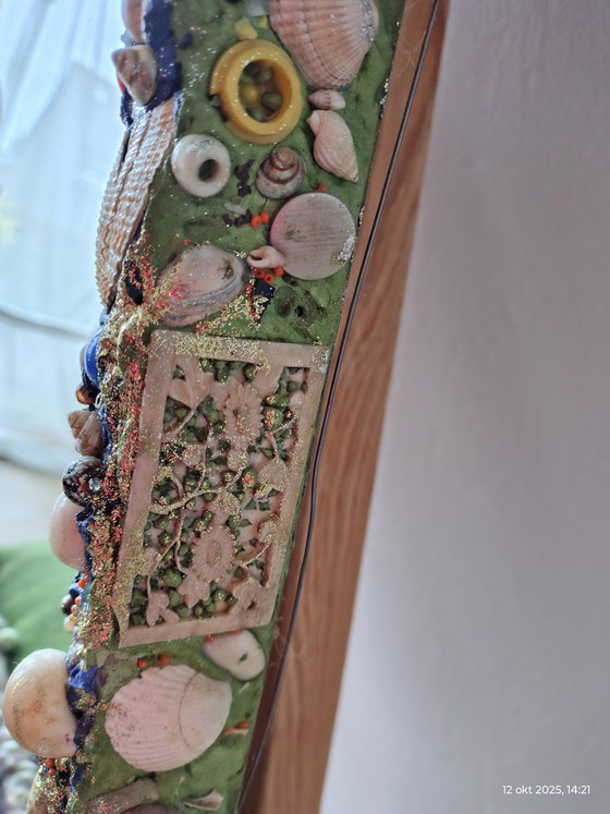 Image 1 of mirror with shell rim