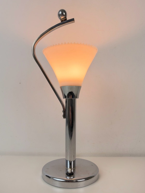 Tischlampe im Art Deco-Stil, verchromt, modernistisches Design, Tischlampen, Glas, Weiß (Foto 3 von 10)