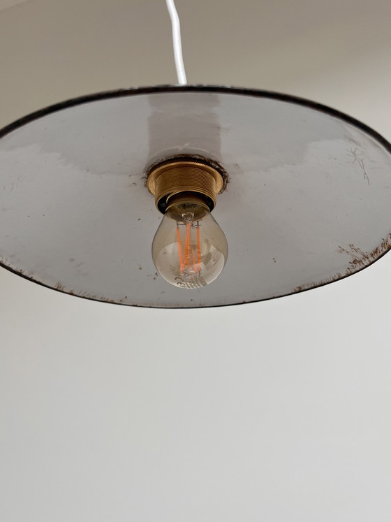 Image 1 of Due lampade a sospensione vintage in smalto verde.
