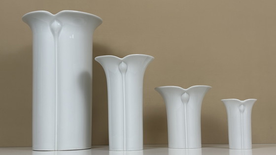 Set di 4 vasi Corso Cnospa in porcellana bianca, Arzberg, Germania. – Porcelain (photo 11 of 12)