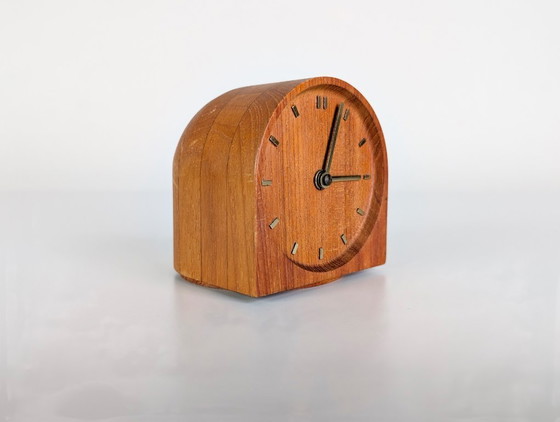 Image 1 of Reloj de mesa original de mediados de siglo, diseño danés, estilo escandinavo, teca, década de 1960.