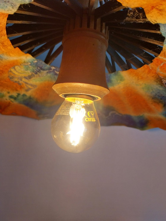 Image 1 of 1 x oosterse parasol hanglamp met bloemmotief en zilveren garnalen 1960's