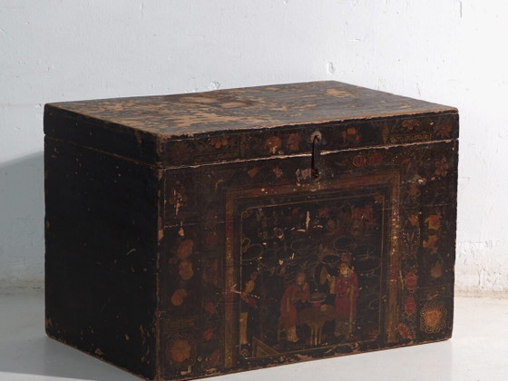 Baule antico dipinto in legno di pino – Cina, circa 1900 – Armadi contenitori, Iron (photo 2 of 40)