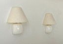 Paar vintage wandlampen, wit en beige, Zweden 1980
