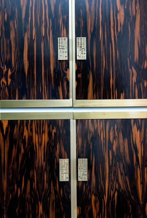 Image 1 of Armadio in ottone e noce di Luciano Frigerio, anni Settanta, della modernità di metà secolo.