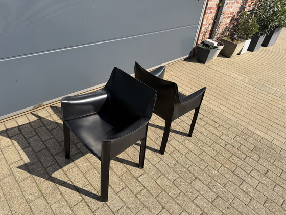 Image 1 of 2x Cassina Cab 413 Mario Bellini met armleuningn in zwart Tuig leder
