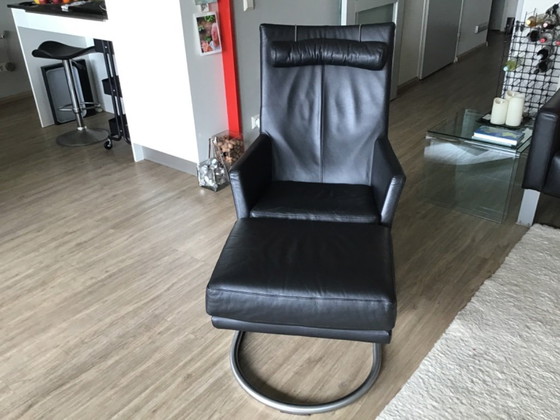 Image 1 of Modèle original « Madonna » avec repose-pieds et coussin.