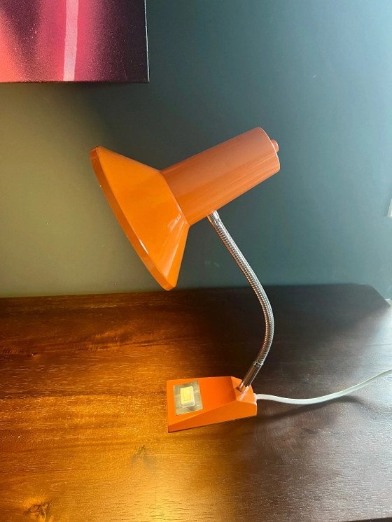 Original Mid Century SIS Table Lamp, 1960s/70s, Witch's Hat Gooseneck Lamp in Vibrant Orange. – Chrome (photo 6 of 7)