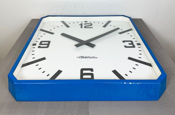 Image 1 of Enorme orologio da parete industriale quadrato blu di Elektročas, anni '90