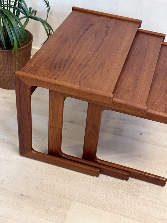 Image 1 of Tables d'appoint vintage en teck des années 1960