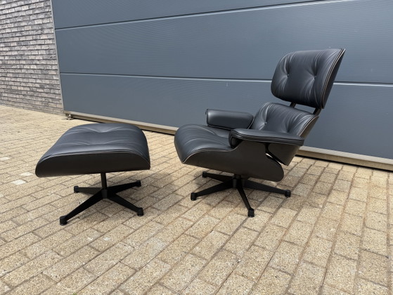 Image 1 of 2x Original Vitra Eames Lounge chair + Ottoman Full Black version in MINT CONDITION!!