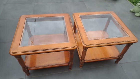 Image 1 of Set van 2 Klassieke Italiaanse Bijzettafels / Salontafels (60x60 cm) – Hout & Glas