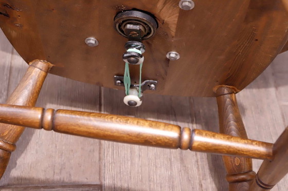 Image 1 of Juego de dos sillones de madera con mecanismo de retorno automático