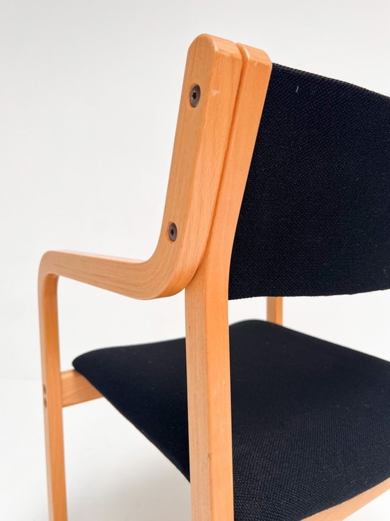 Image 1 of Ensemble de 8 chaises de design scandinave par PO Korhonen, années 1980