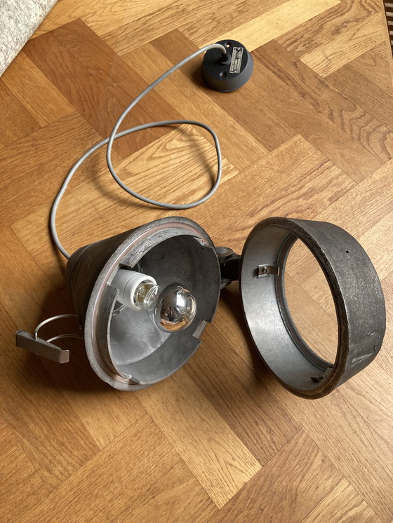 Image 1 of 2 lampes suspendues Philips vintage en aluminium