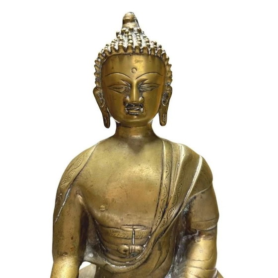 Gilt-bronze Buddha on Lotus Throne – 18th–Early 19th Century – Lot 425 – Sculpture (photo 9 of 10)