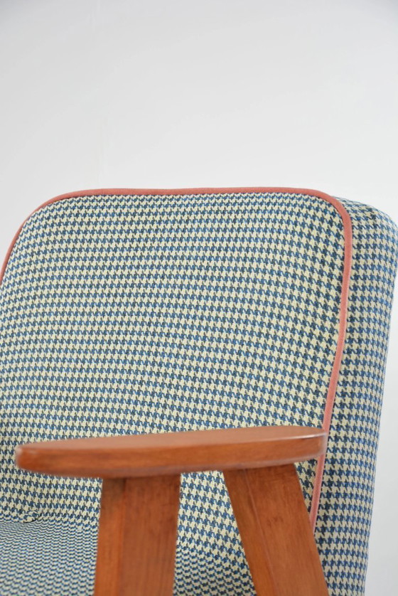 Image 1 of 366 Blauwe fauteuil met pied-de-poulepatroon