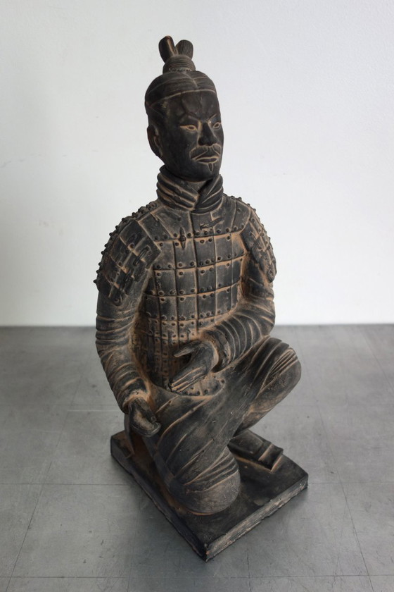 Image 1 of Paire de guerriers chinois en terre cuite, H52 et H 40cm