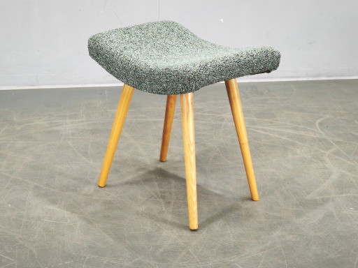 Tabouret rembourré tchèque Mid-Century Modern des années 1960 avec pieds en bois de hêtre