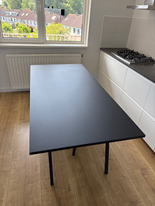 HAY Loop Stand Table