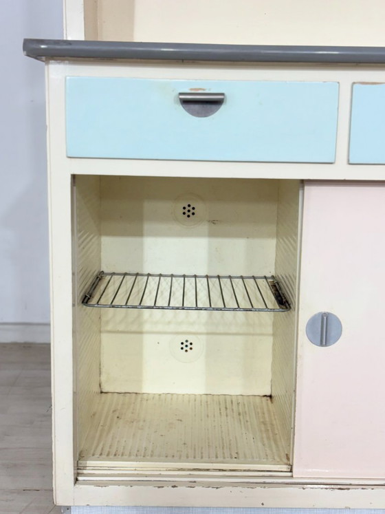 Image 1 of Credenza da cucina vintage anni '50/'60 | Mobile da cucina dal design pastello | 2 pezzi