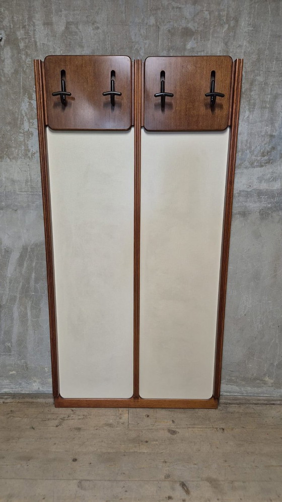 Portemanteau Mural Vintage Mid-Century, Bois et Panneaux Crème, Tchécoslovaquie, 7 x 90 x 175 cm (photo 3 of 7)