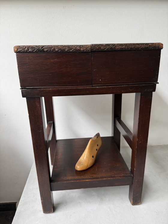 Image 1 of Antiker Schusterschrank / Schustertisch aus dunklem Holz