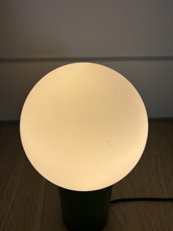 Image 1 of Heu schaltet Tafellampe ein