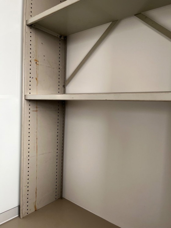 Image 1 of Twee stalen stellingkasten