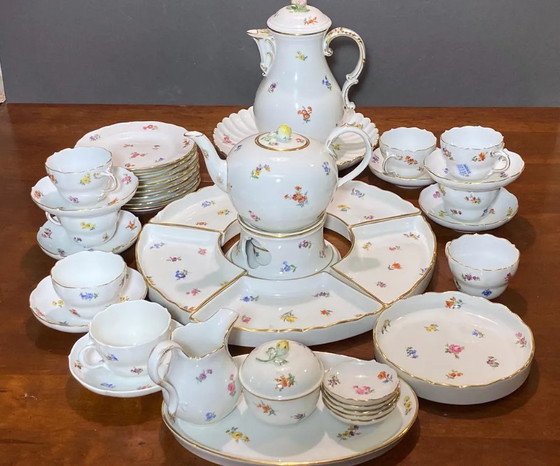 Image 1 of Meissen porseleinen thee- en koffieservies 'Scattered Flowers': 40-delige set