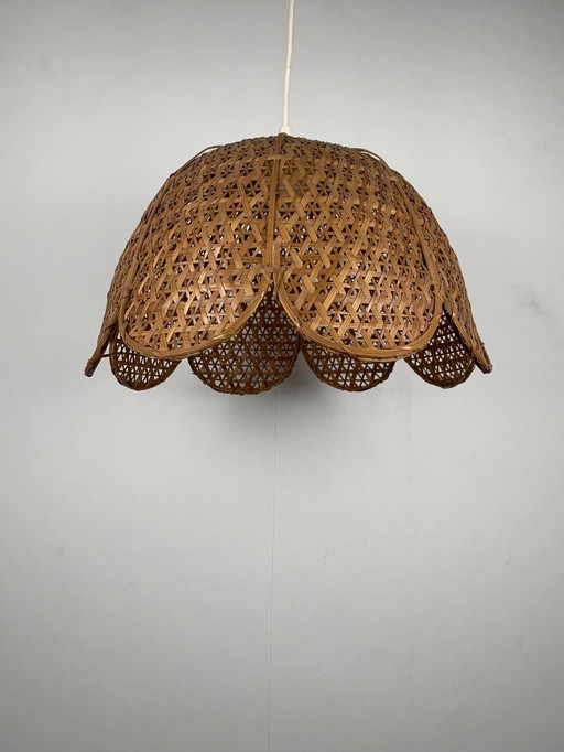 Blumenförmige Pendelleuchte, geflochtenes Rattan, 1970