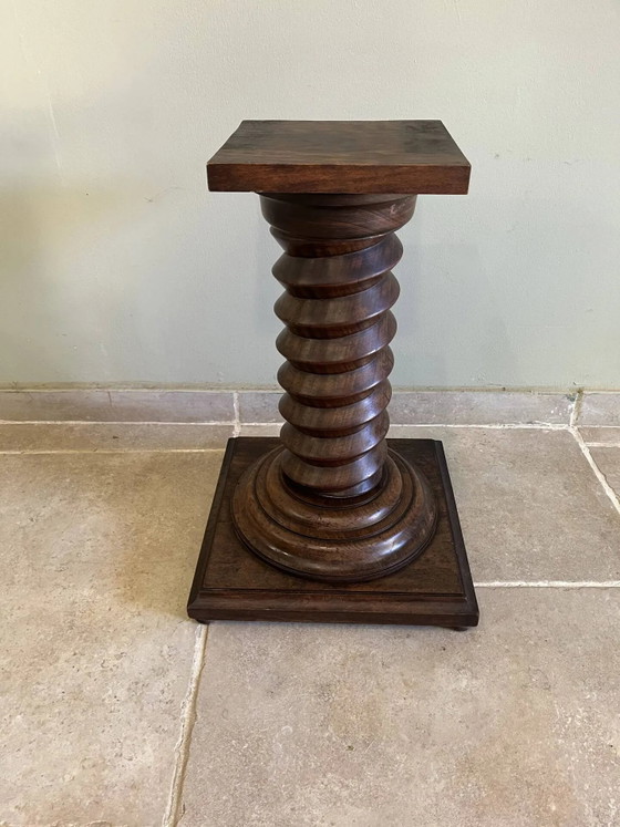 Piédestal colonne torsadée dans le style d'une vis de pressoir à vin. – Selettes, Wood, Rustic (photo 9 of 11)