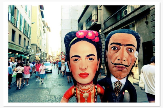 Image 1 of Scultura artistica di Frida Kahlo | Bambola d'arte di design | Oggetto d'arredo d'arte contemporanea